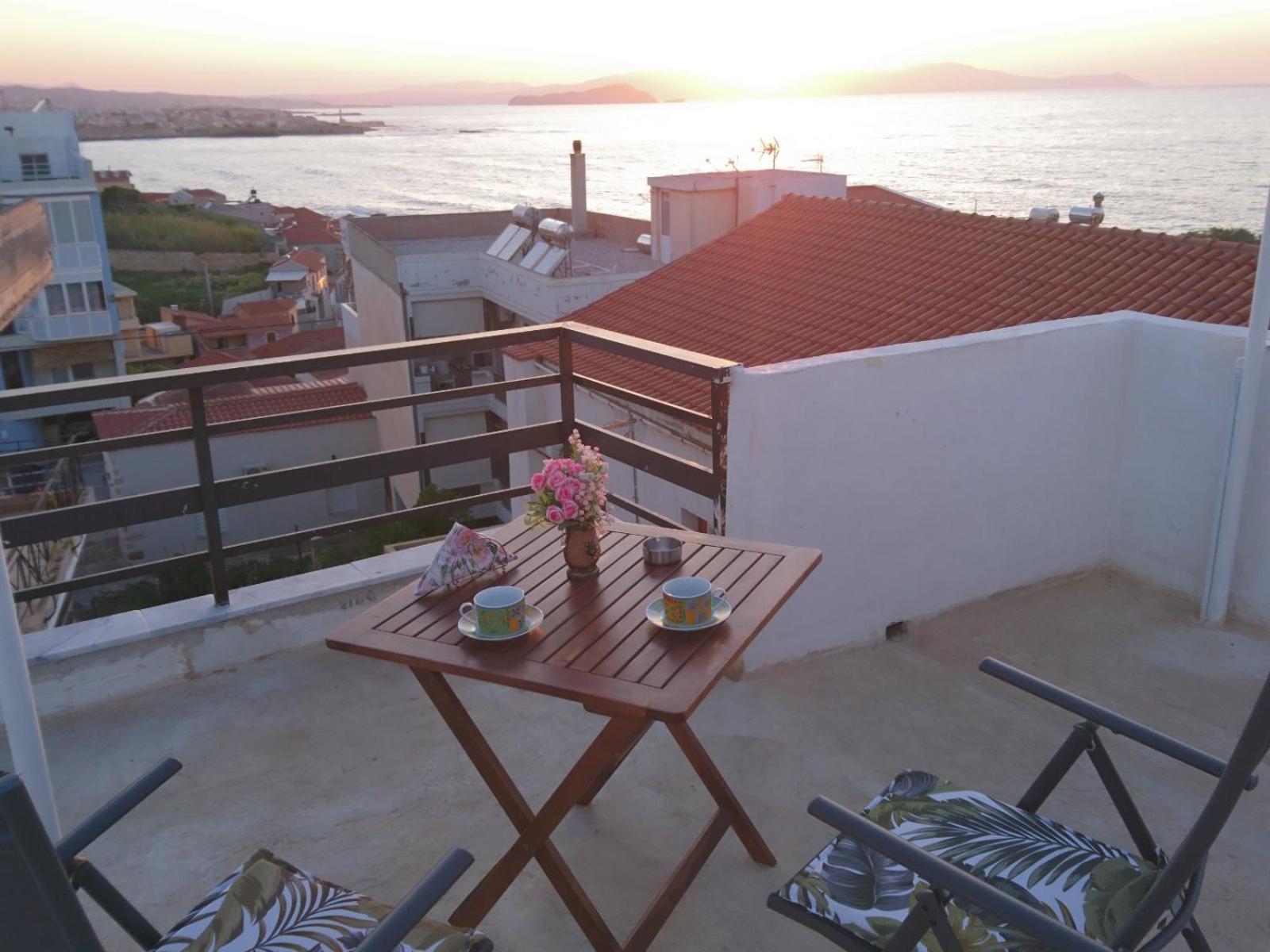 Sunny Family In Chania Close To The Sea Ханья